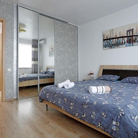 Cozy Apartment With A View Bucarest Esterno foto