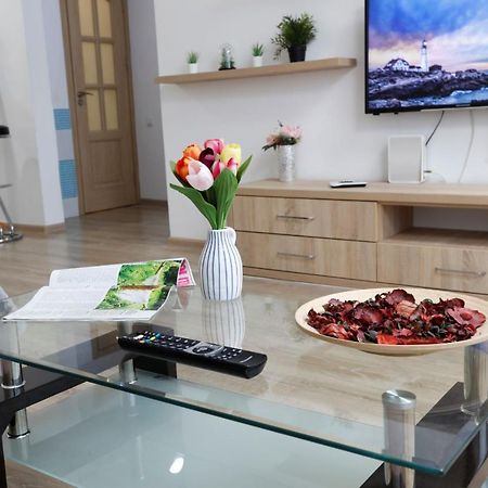 Cozy Apartment With A View Bucarest Esterno foto