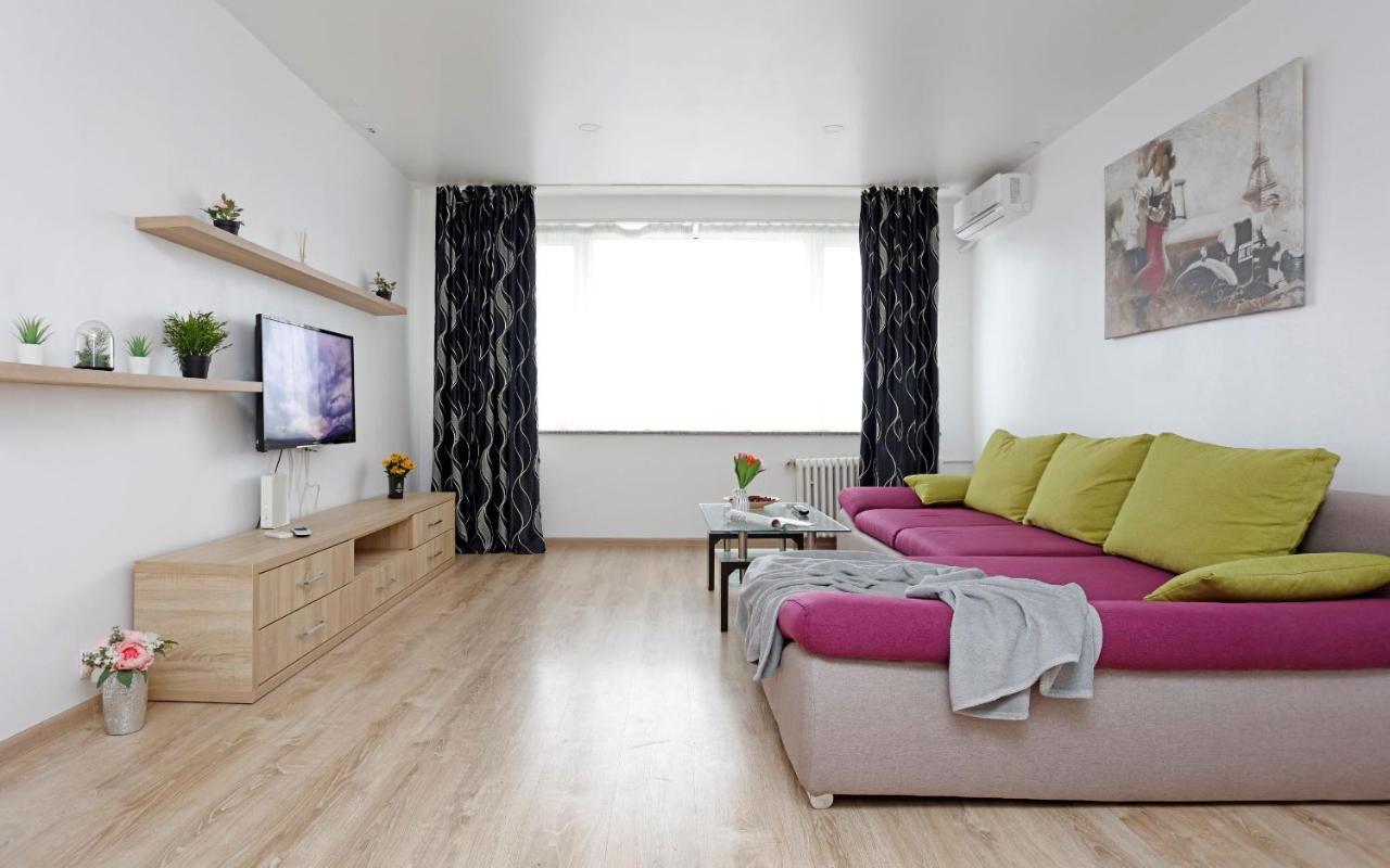 Cozy Apartment With A View Bucarest Esterno foto