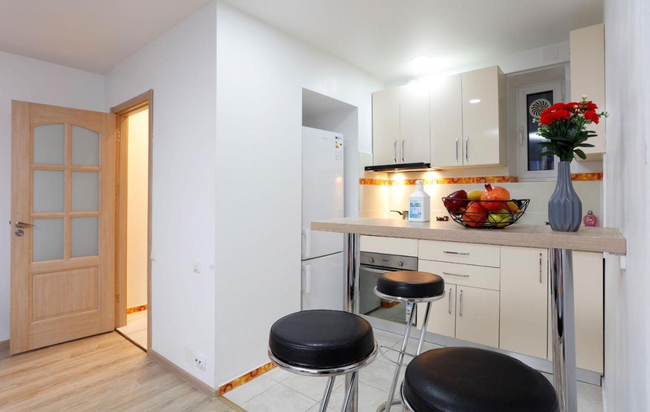 Cozy Apartment With A View Bucarest Esterno foto
