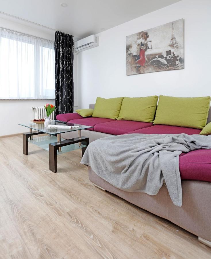 Cozy Apartment With A View Bucarest Esterno foto